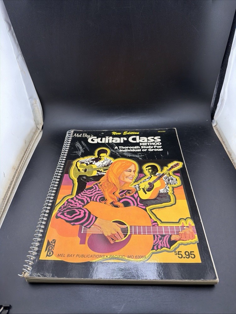 Vintage 70&rsquo;s Mel Bay&rsquo;s New Edition Guitar Class Method Fast Shipping