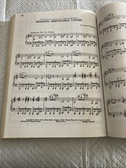 World Famous 150 Songs & Themes; Piano & Vocal; Charles Hansen Publications