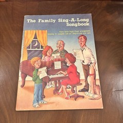 Vintage 1982 Family Sing-A-Long Songbook Piano Vocal Organ Chords Lyrics Music