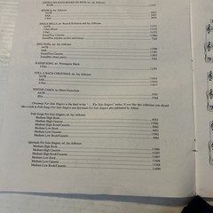 Christmas For Solo Singers 14 Seasonal Favorites Medium Low Voice Sheet Music
