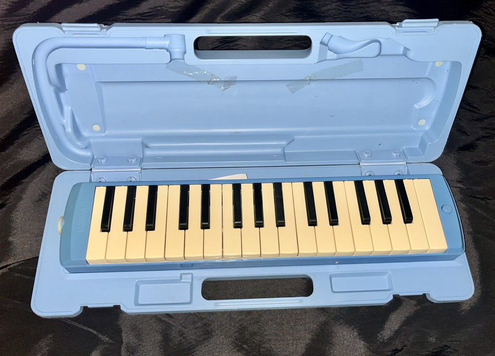 YAMAHA PIANICA Melody Piano 32 keys with Case Blue P-32E