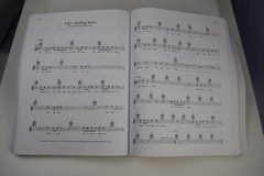 THE DEFINITIVE DYLAN SONGBOOK – AMSCO PUBLICATIONS – 2001 – OVER 325 SONGS!