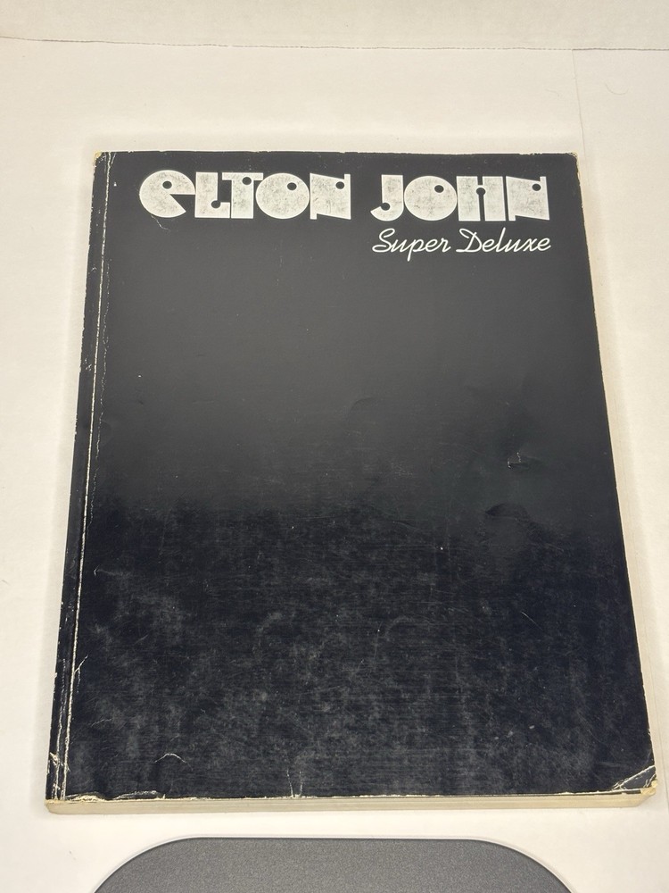 ELTON JOHN SUPER DELUXE SONGBOOK DICK JAMES, 400 PAGES 1977 CHORDS PIANO