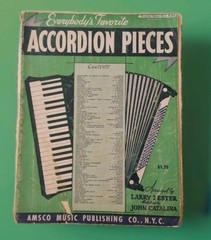 1939 “Everybody&rsquo;s Favorite Accordion Pieces » Songbook (Series No. 26)